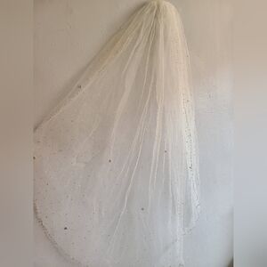 NEW wedding veil white tulle w/silver gemstones, metal comb, 44" long